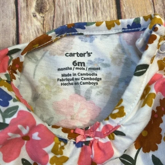 Baby girls Carter’s floral outfit with jeans - Picture 9 of 9